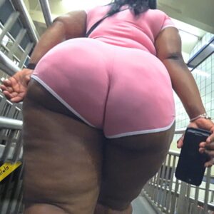 Gloria: Thick in Rosa!!