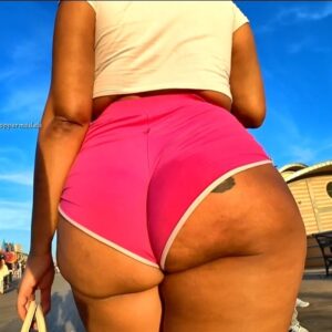 Thick Denise!!! 🤯🤯🤯 [Walk Footage] [Part 2 of 4]